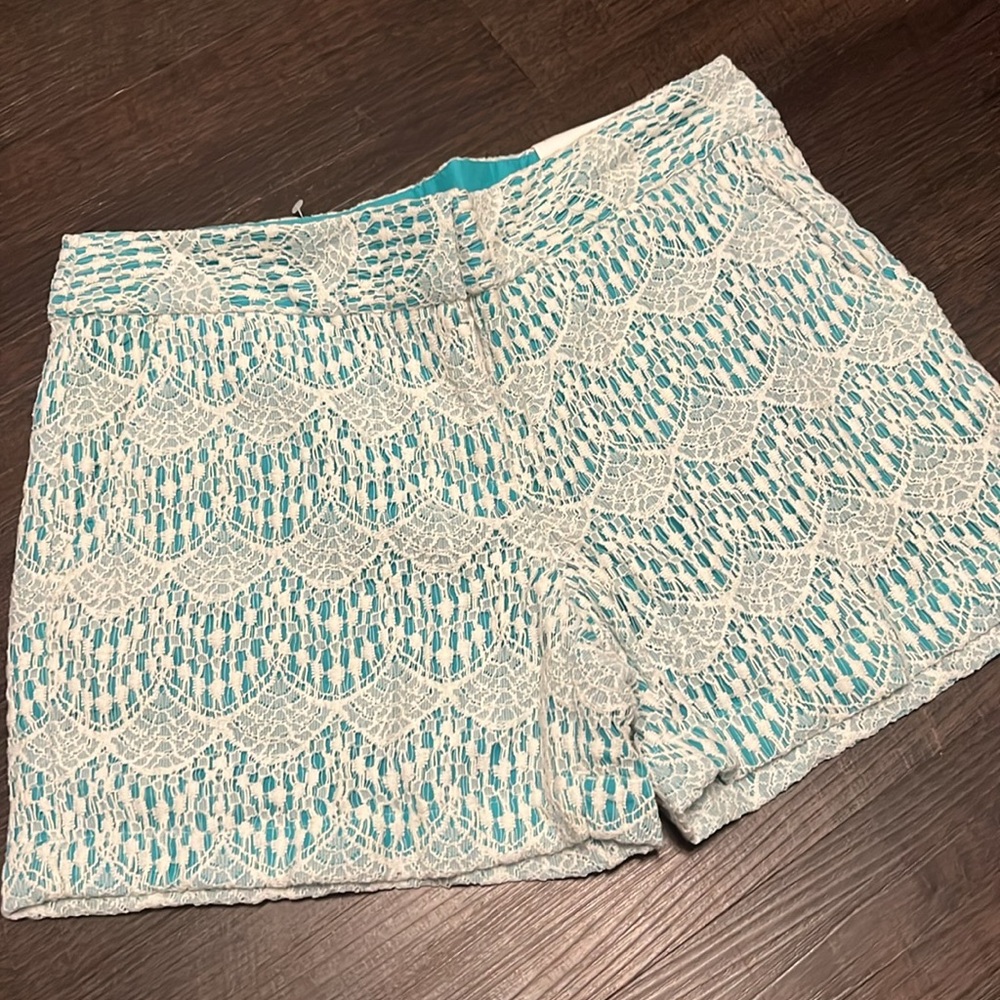 NWT lace overlay shorts ❤️
